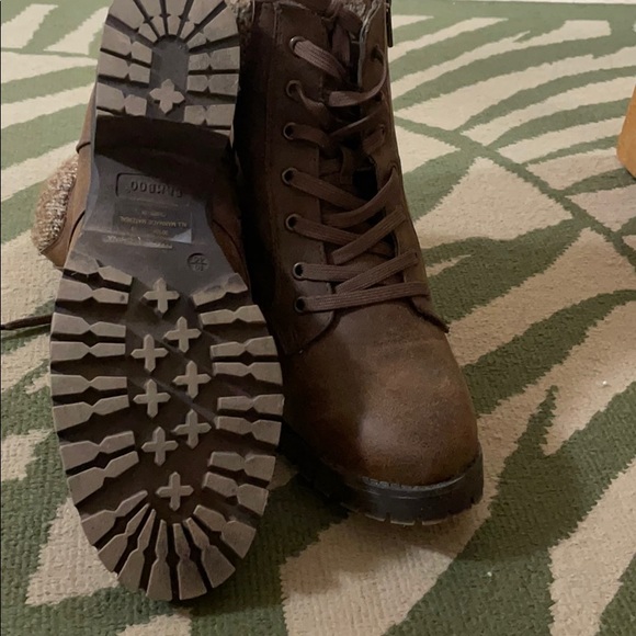 Brown boots- Like new - Picture 4 of 4